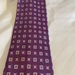 Classic IZOD tie.